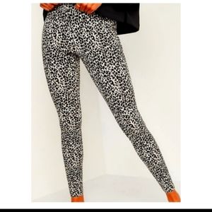 Old Navy Legging Women's Pants Leopard Pattern